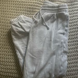 Aritzia TNA Cozy Boyfriend sweatpants